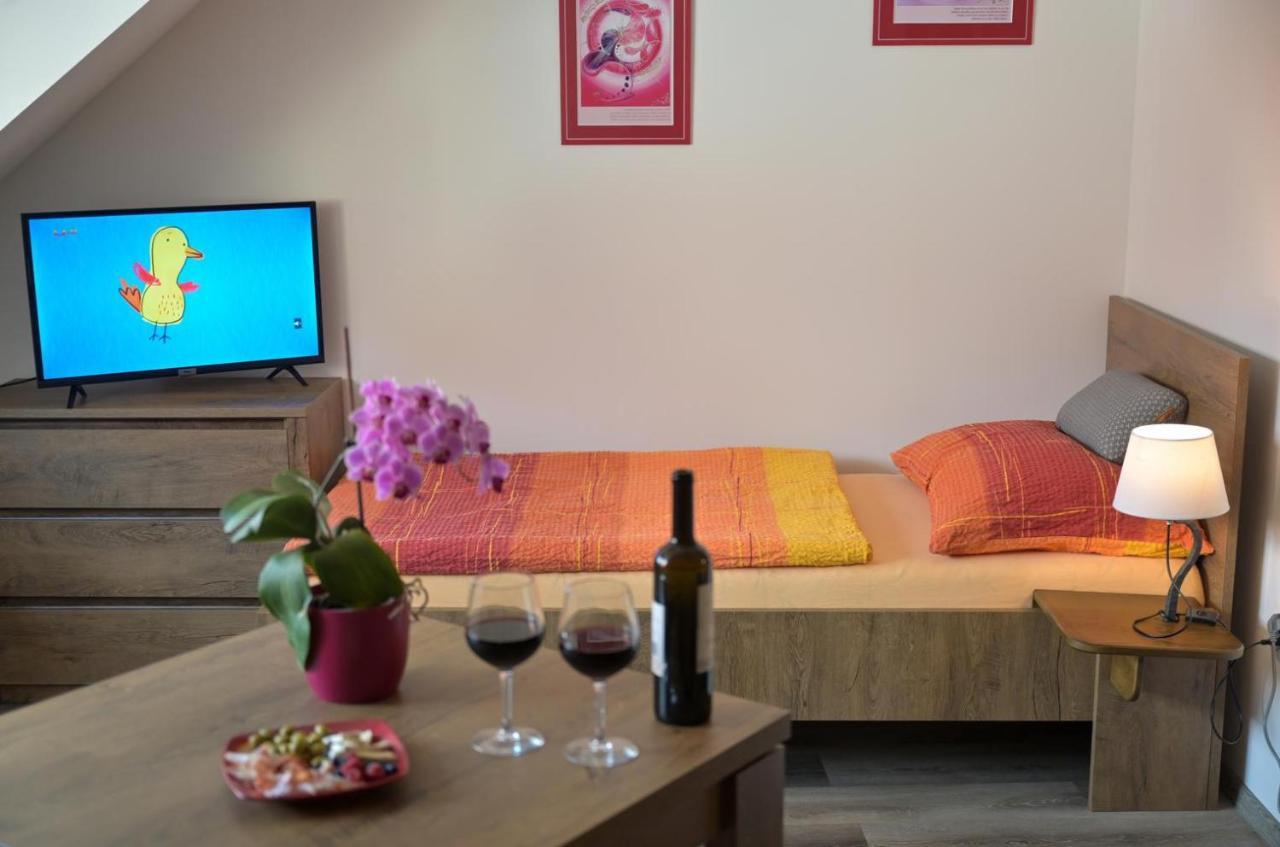 Penzion a wellness U Třeboňské madony Esterno foto