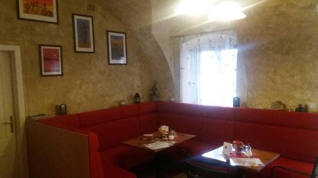 Penzion a wellness U Třeboňské madony Esterno foto